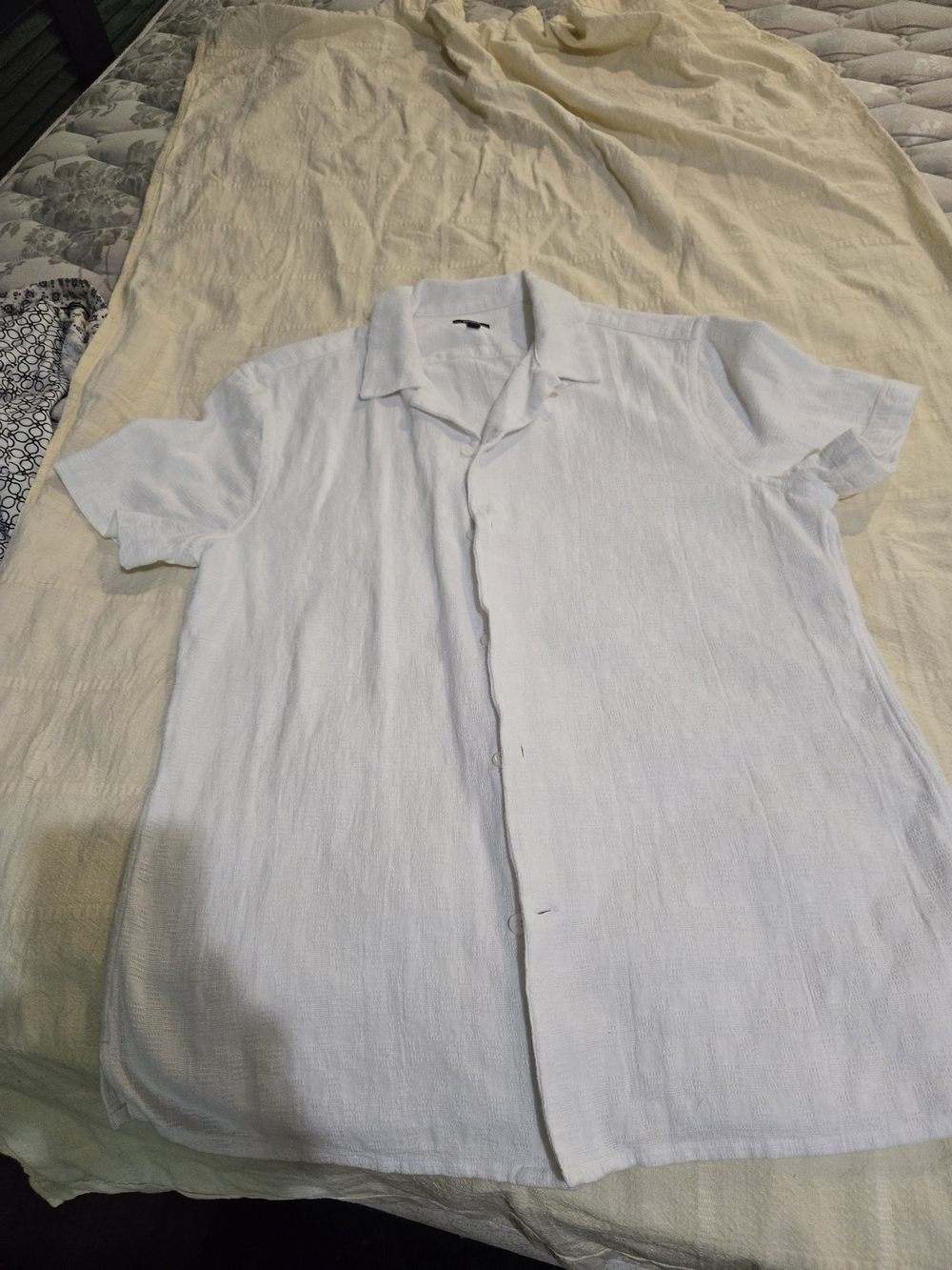 Express Men's White Short-Sleeve Button-Up Shirt
